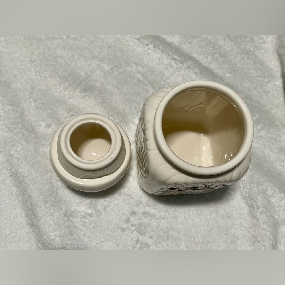 Ceramic Flour Container with Bear Design - Picture 5 of 7